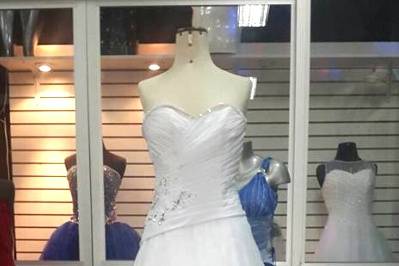 Diseñamos tu vestido de novia