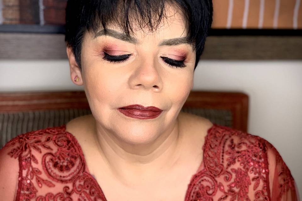 Maquillaje para la mami de la novia