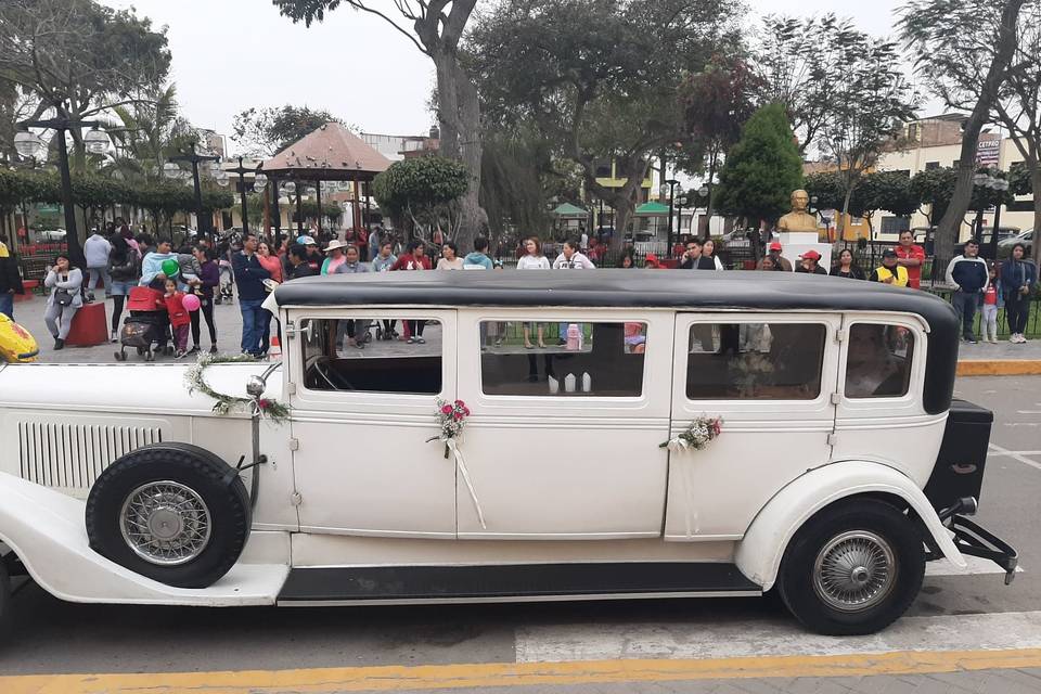 Autos para novios, limosina pe