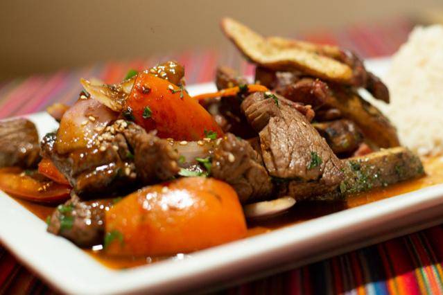 Lomo saltado