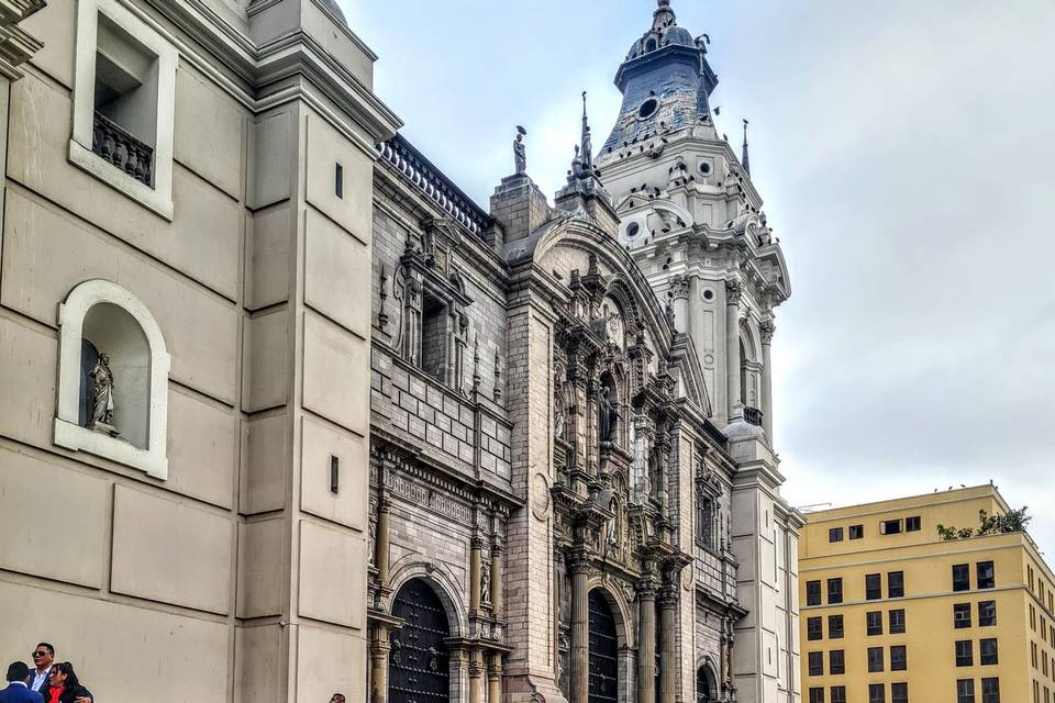 Auto boda en Catedral de Lima