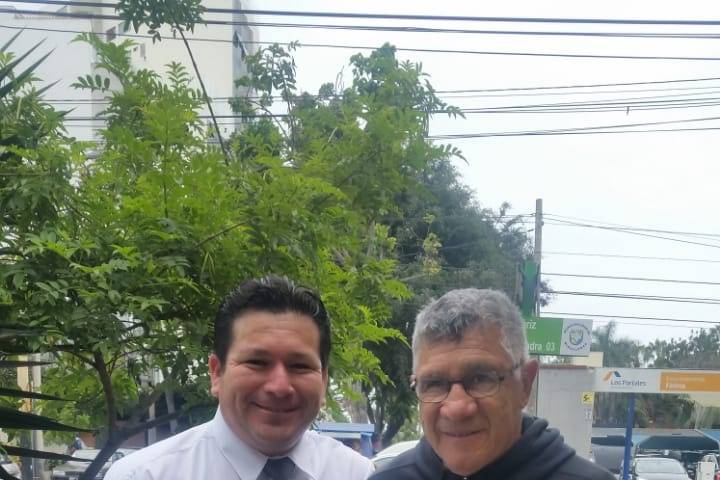 Junto a un ídolo