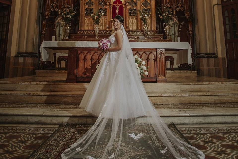La novia en el altar