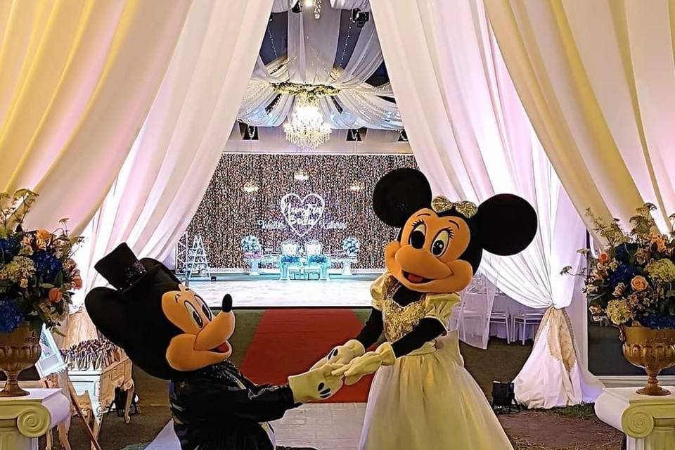 Mickey y Minnie Novios