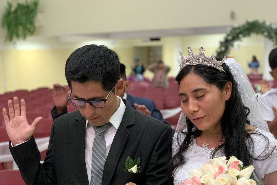 Novios en su ceremonia