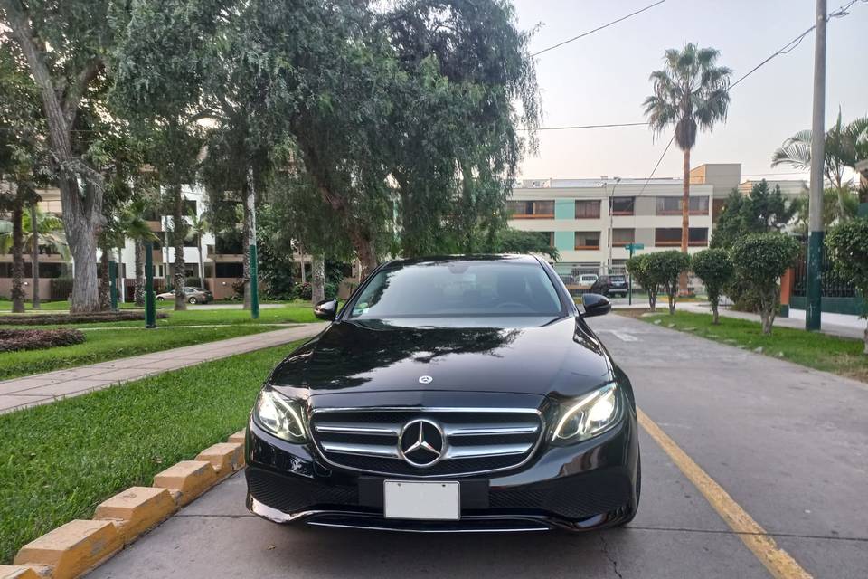 Mercedes E-200