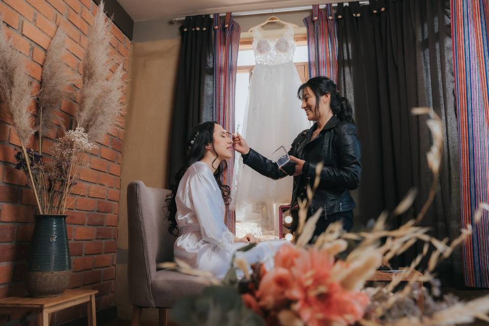 Maquillaje y peinado para novias