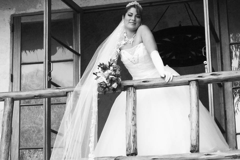 La novia en el balcón