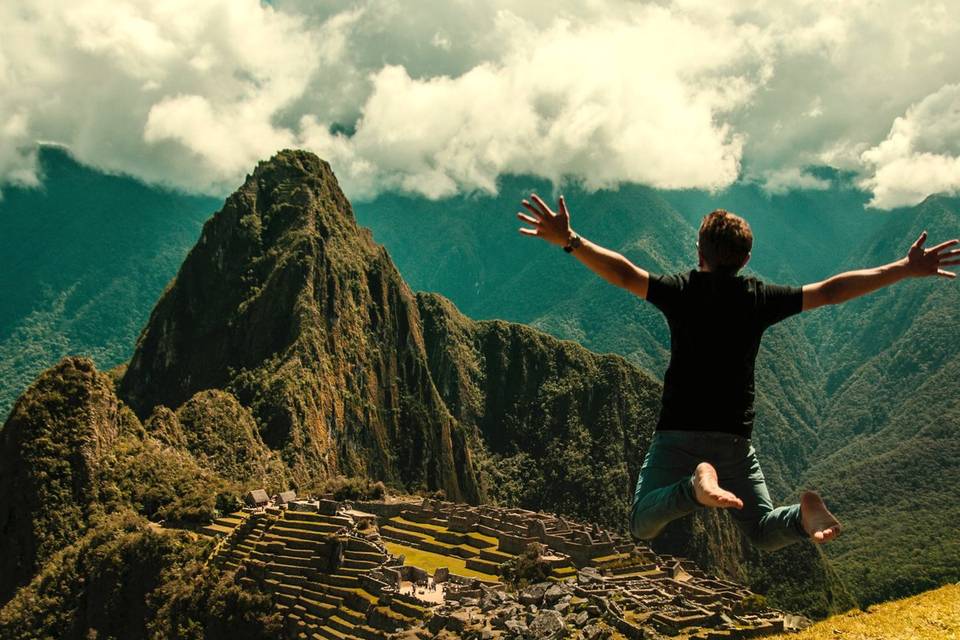 Salto en Machu Picchu