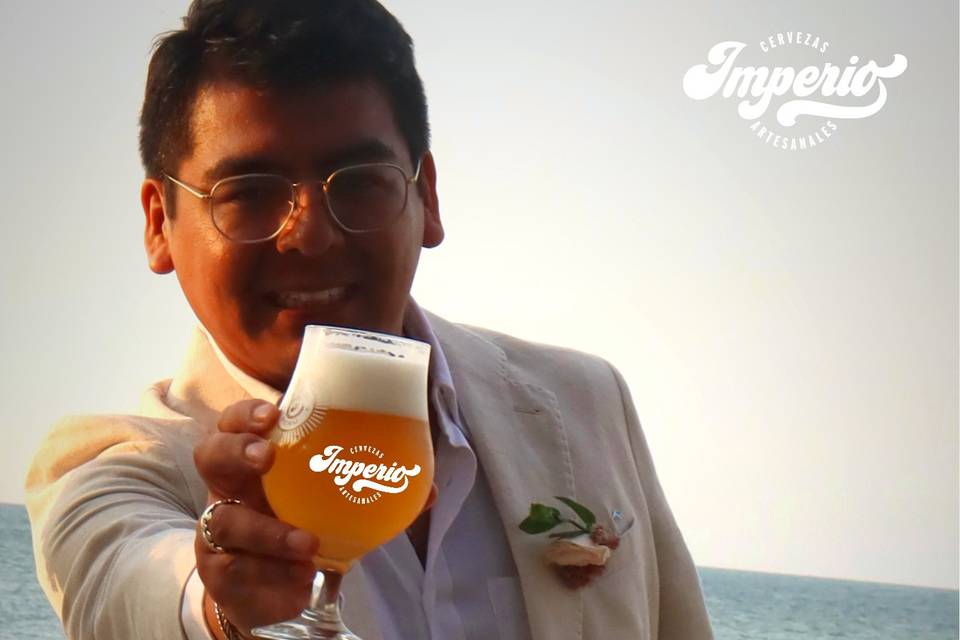 Una pale ale, novio feliz