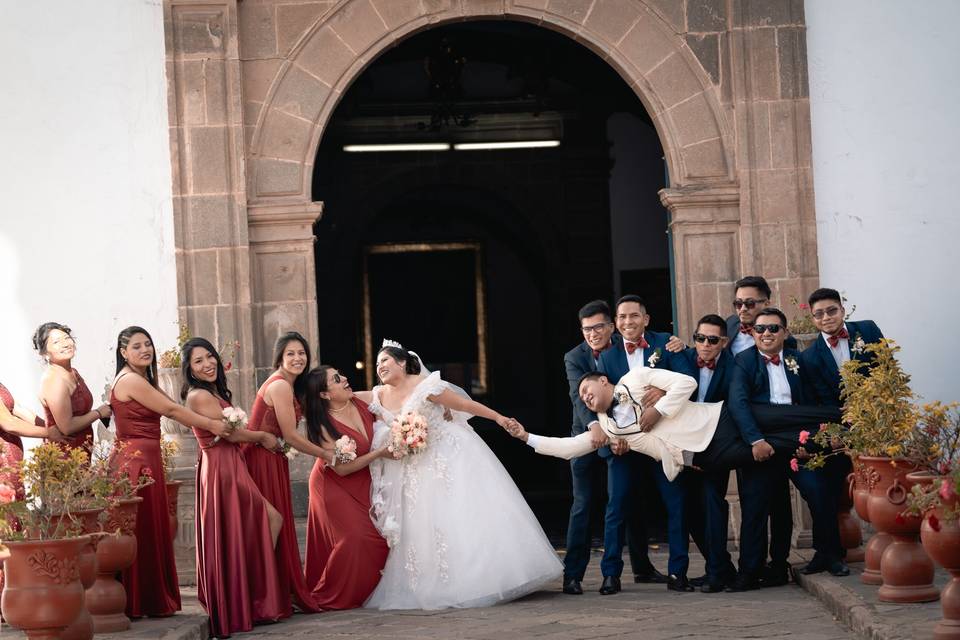 Se lleva al novio!
