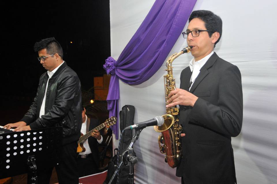 Saxofón & Teclado