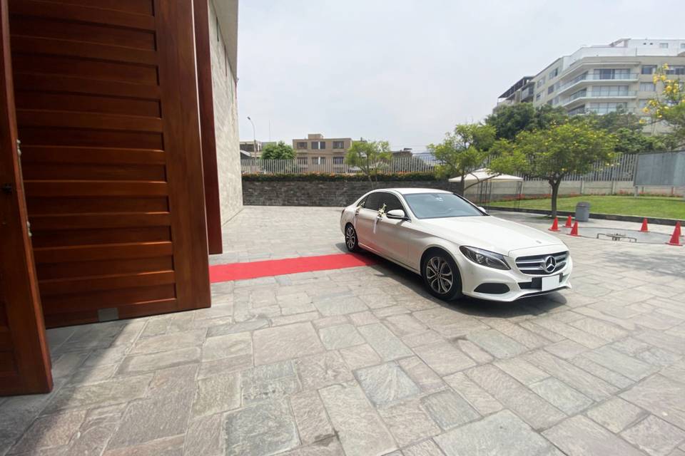 Luxury Lima Car