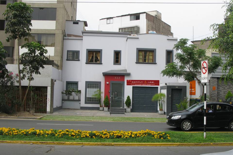 Primer centro en Lima