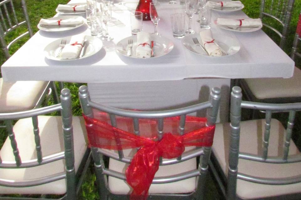 Decoracion con toques rojos