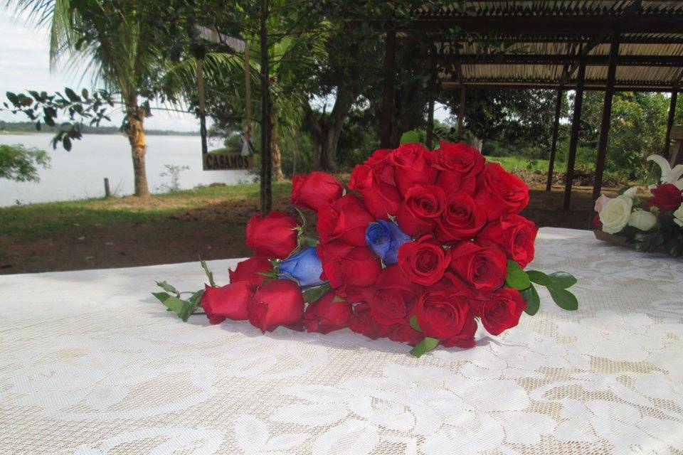 Cascada rojo y azul - Bouquet
