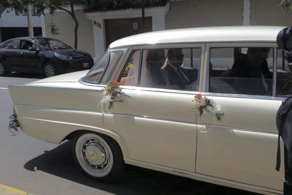 Mercedes W111 1968 Blanco