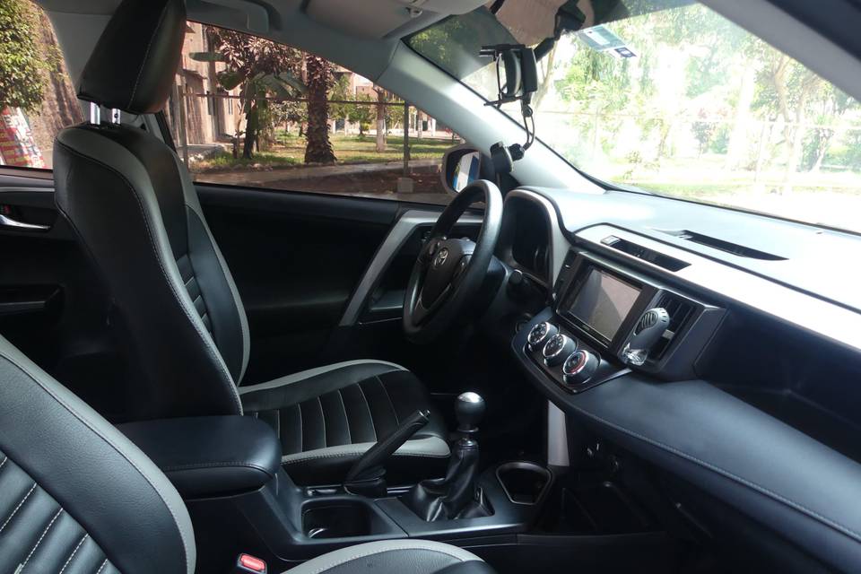 Interior de camioneta Toyota