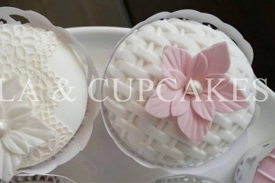 Cupcakes con flores de azúcar